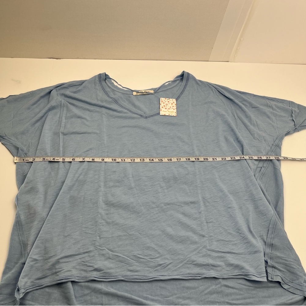 We The Free People Catch Waves Tee‎ Top Blue Dreamy Clouds Womens Size Small NEW - Picture 6 of 9